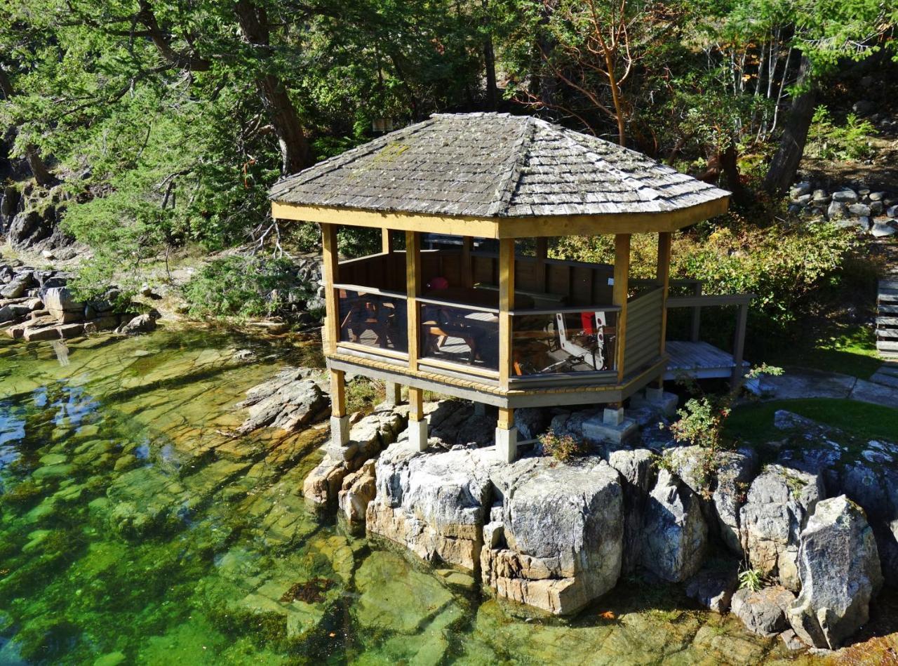 Pender Harbour Resort & Marina Garden Bay 외부 사진