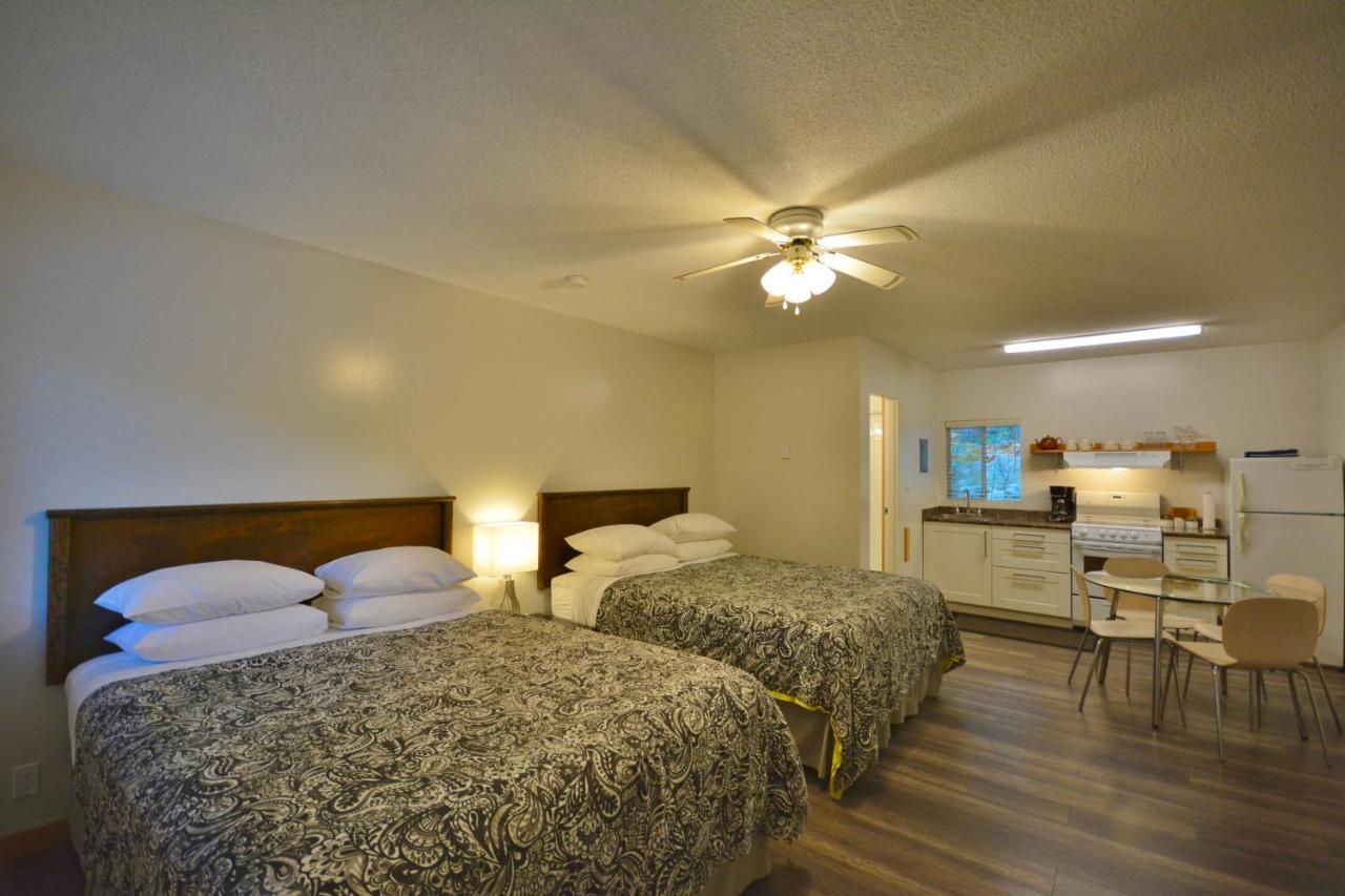 Pender Harbour Resort & Marina Garden Bay 외부 사진